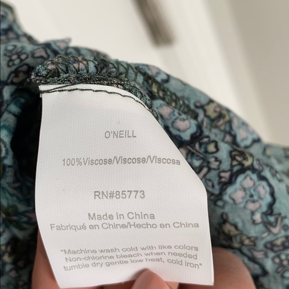 Anna Sui for O’Neill backless floral top - Picture 9 of 13